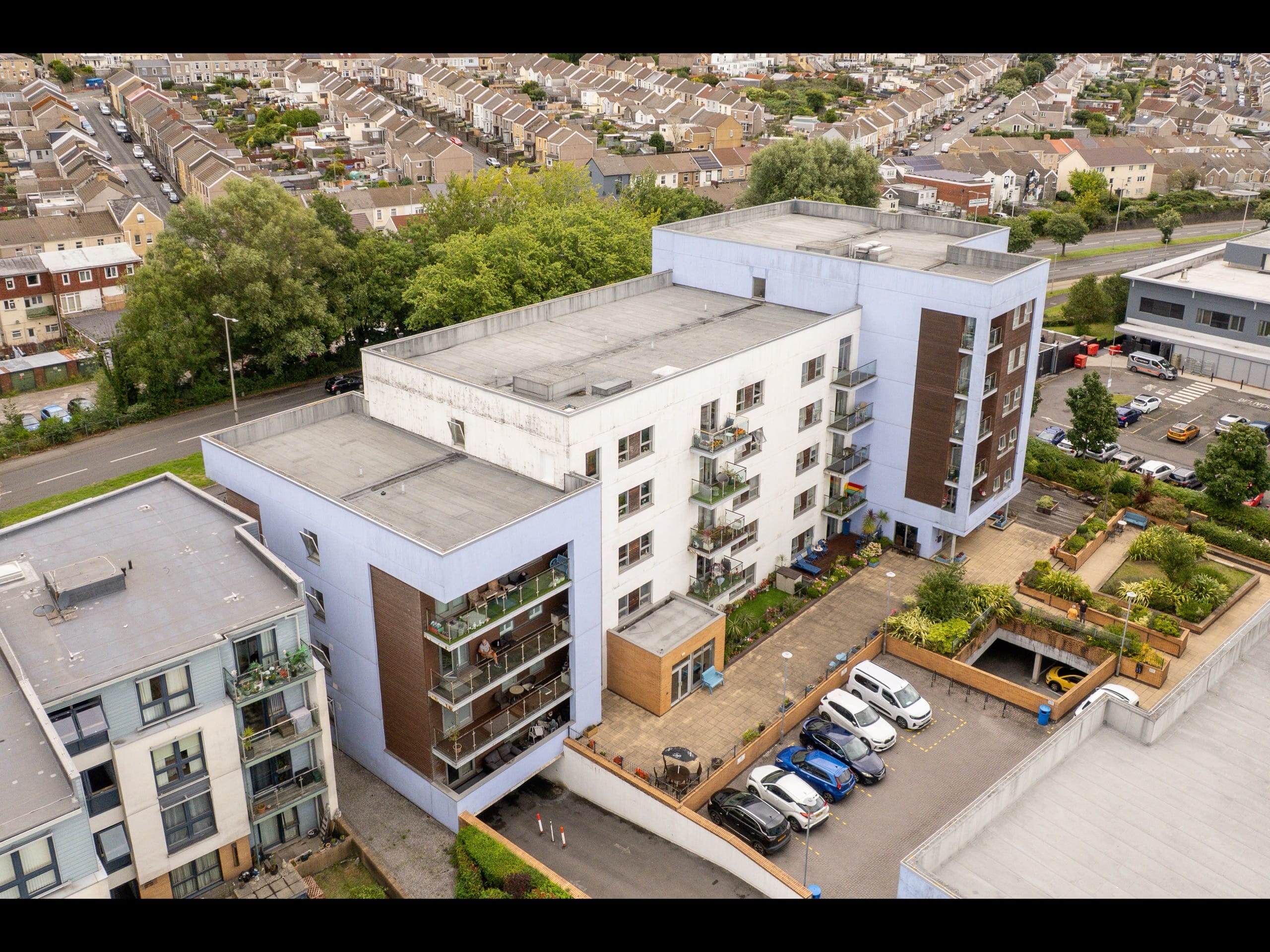 mariners court 01